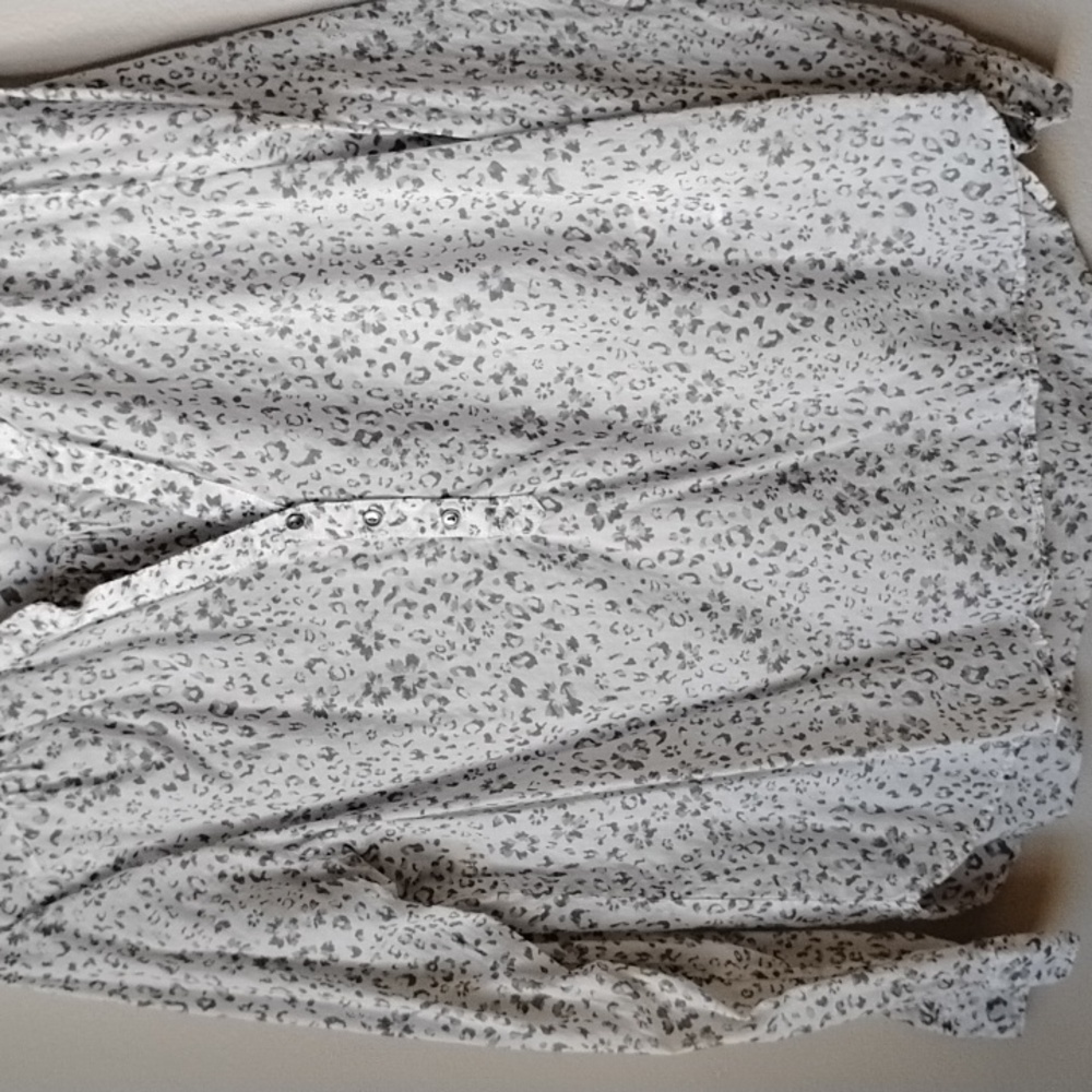 C&A Leopard Print Button-Up Blouse - Picture 5 of 14